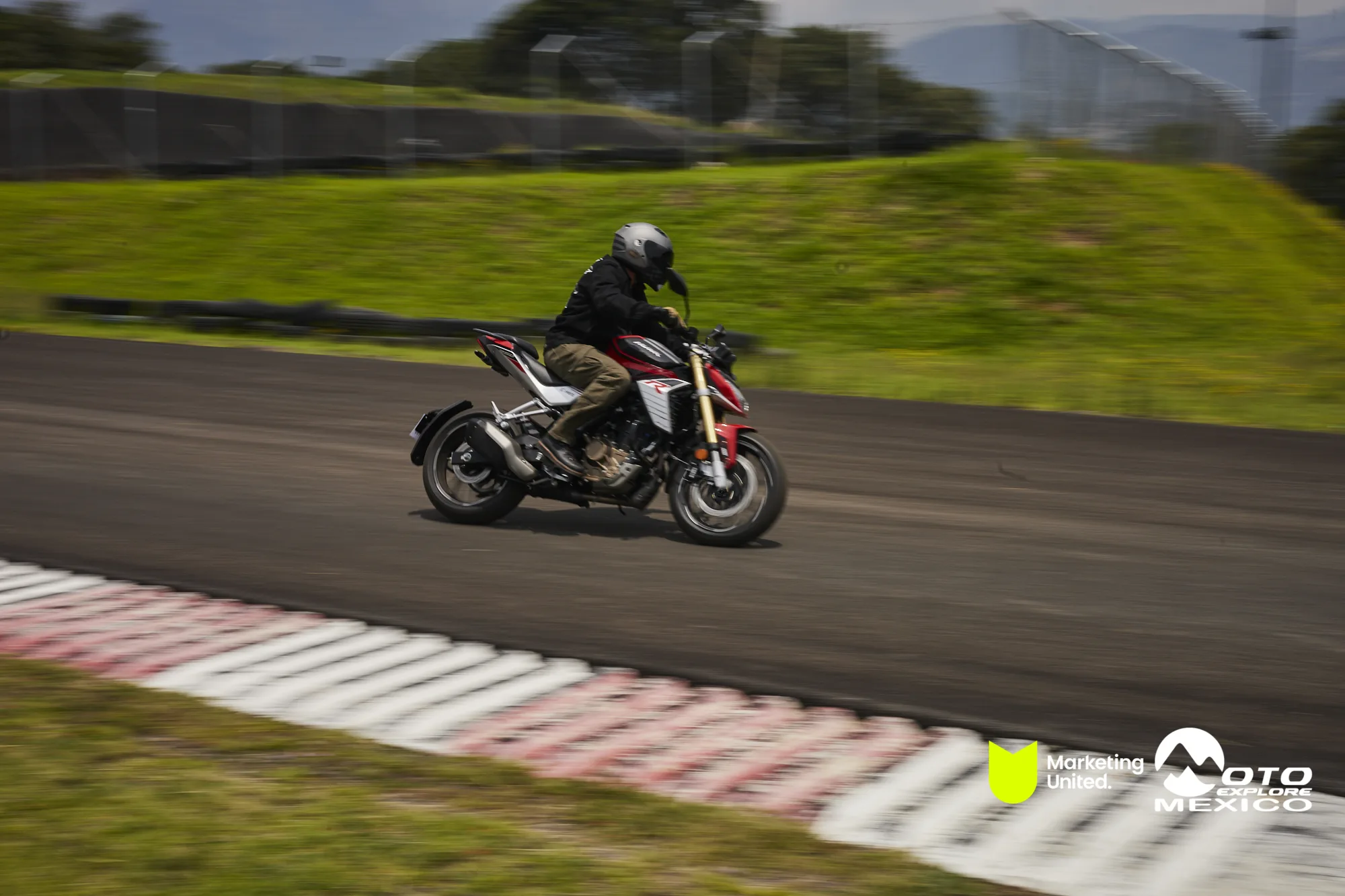 HUNK TRACKDAY 383